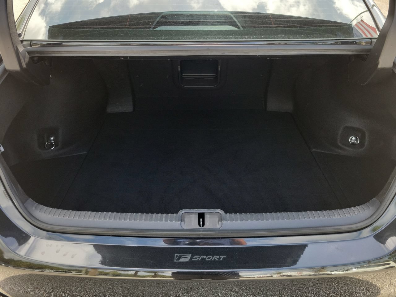 Used 2024 Lexus ES 350 F Sport w/ Accessory Package (Z2) FWD image 7