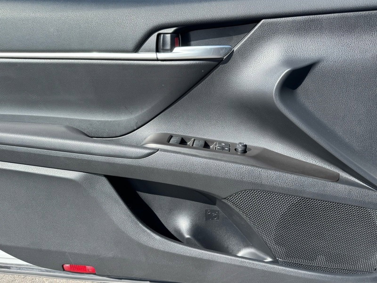 Used 2024 Toyota Camry SE image 26