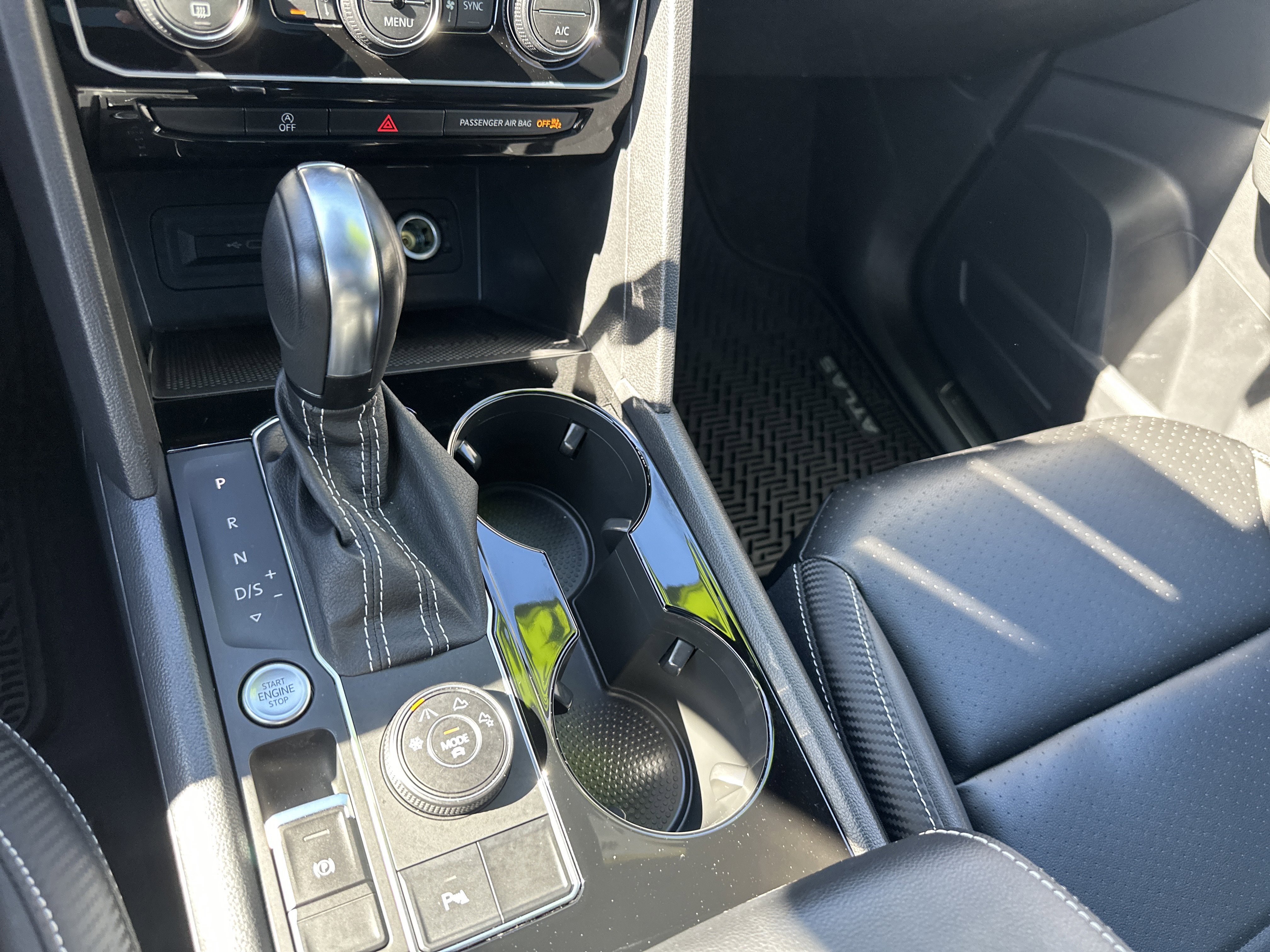 Used 2022 Volkswagen Atlas Cross Sport SE image 18