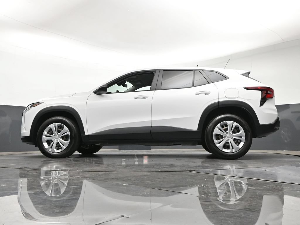 Used 2024 Chevrolet Trax LS FWD image 25