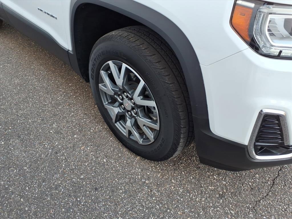 Certified 2023 GMC Acadia SLT w/ Preferred Package image 4