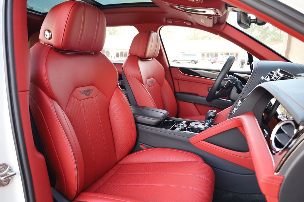 Used 2023 Bentley Bentayga Extended Wheelbase image 35