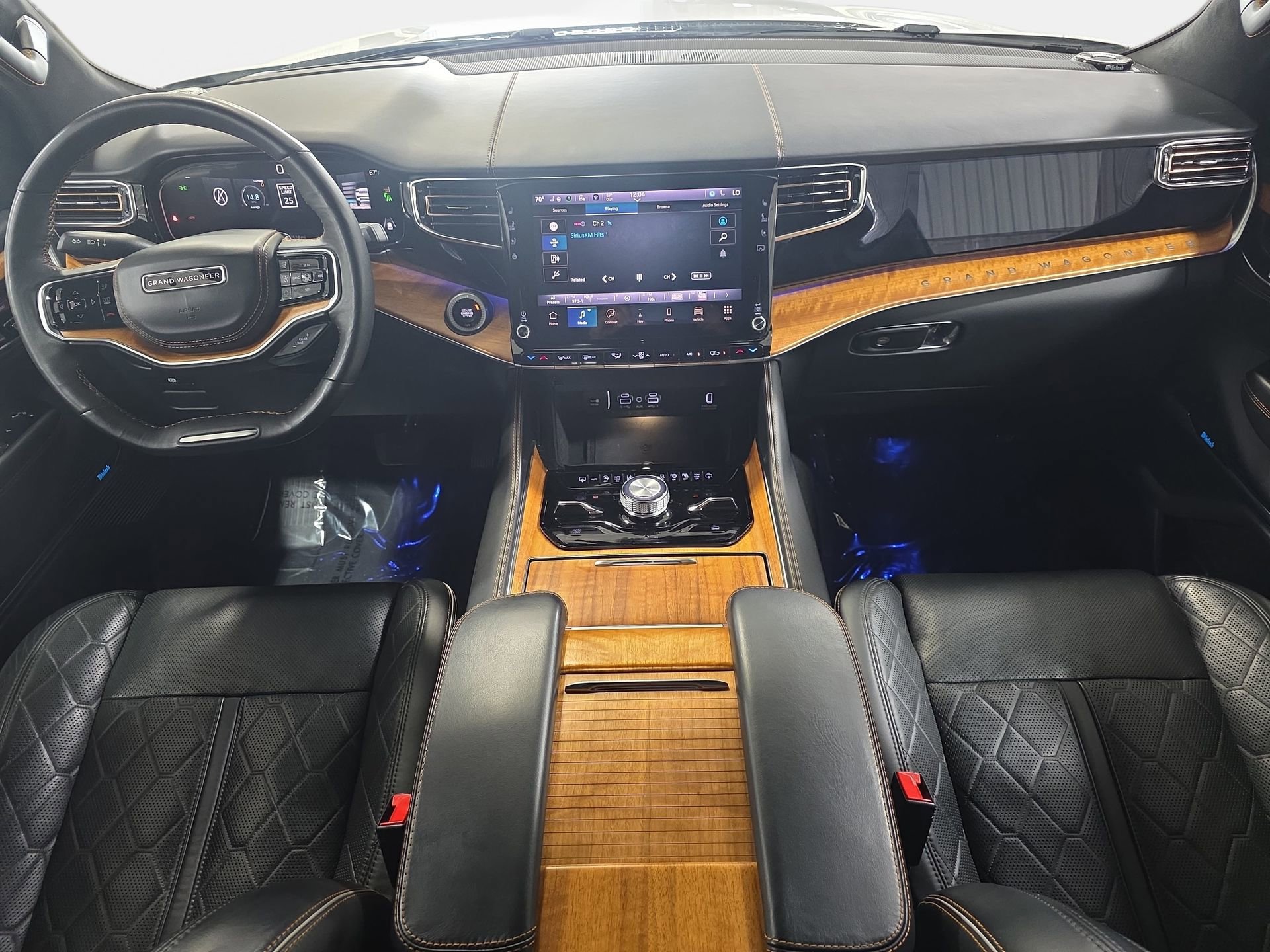 Used 2024 Jeep Grand Wagoneer L Series III image 9