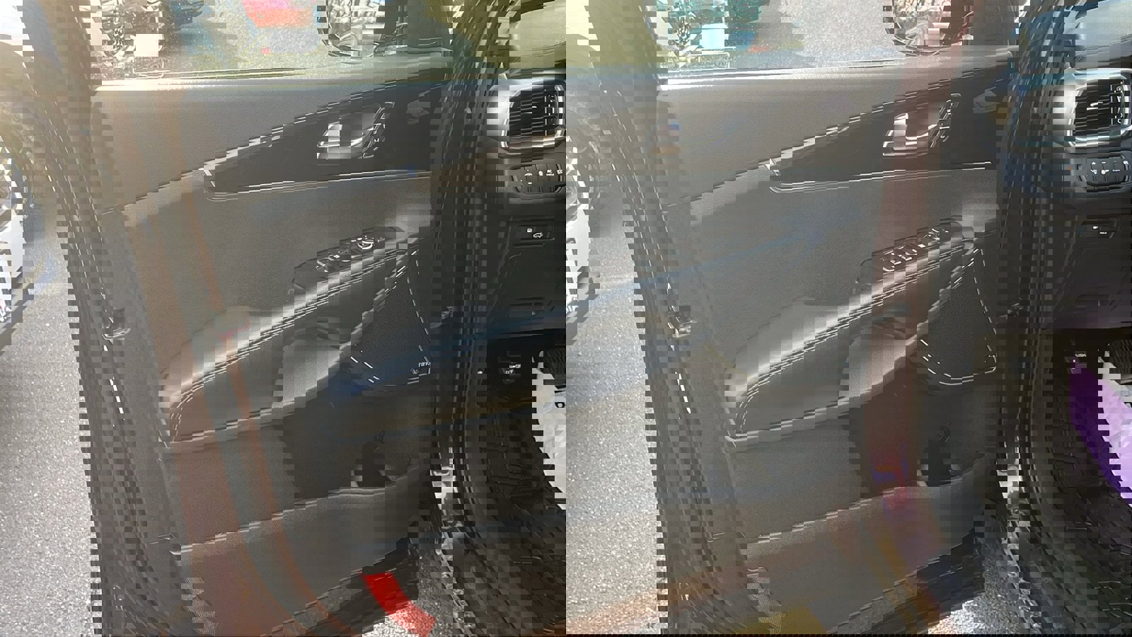 Used 2017 Kia Sorento SX image 10