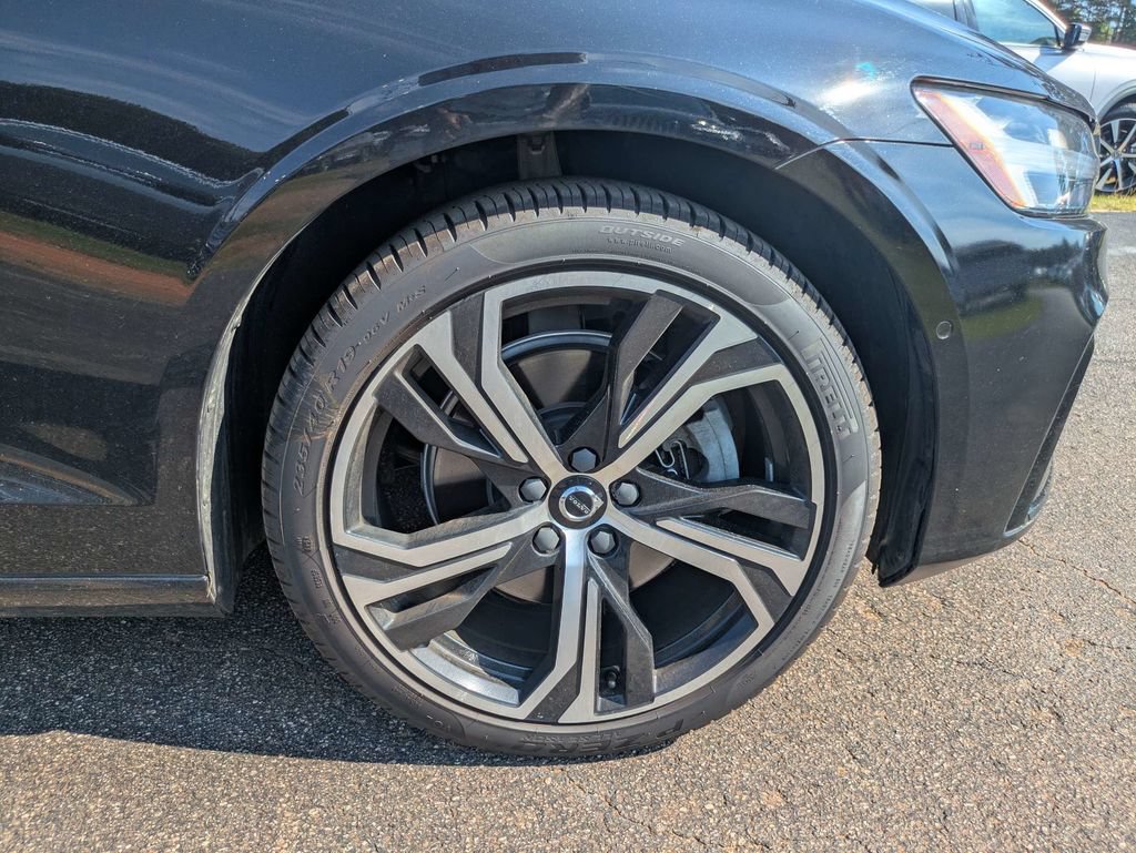 Certified 2024 Volvo S60 B5 Plus w/ Protection Package Premier FWD image 11