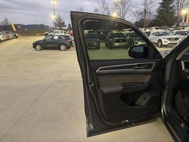 Used 2021 Volkswagen Atlas SEL Premium image 21