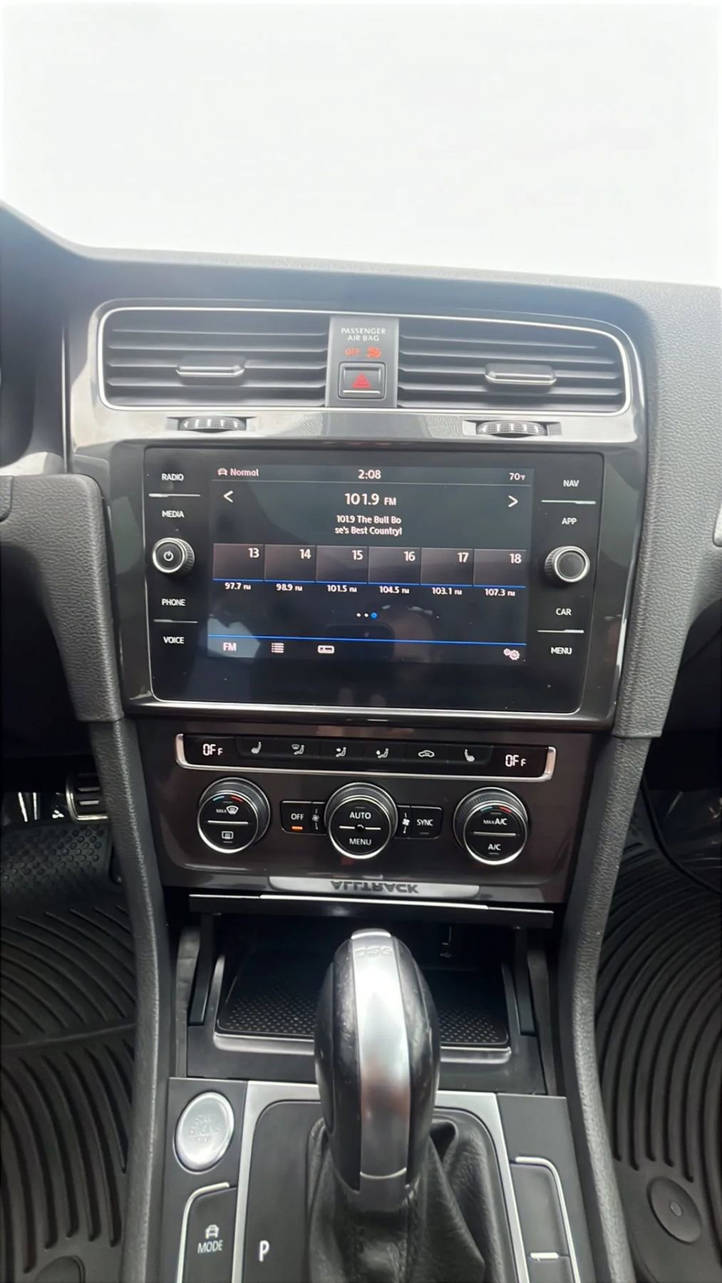 Used 2018 Volkswagen Golf Alltrack SEL image 15