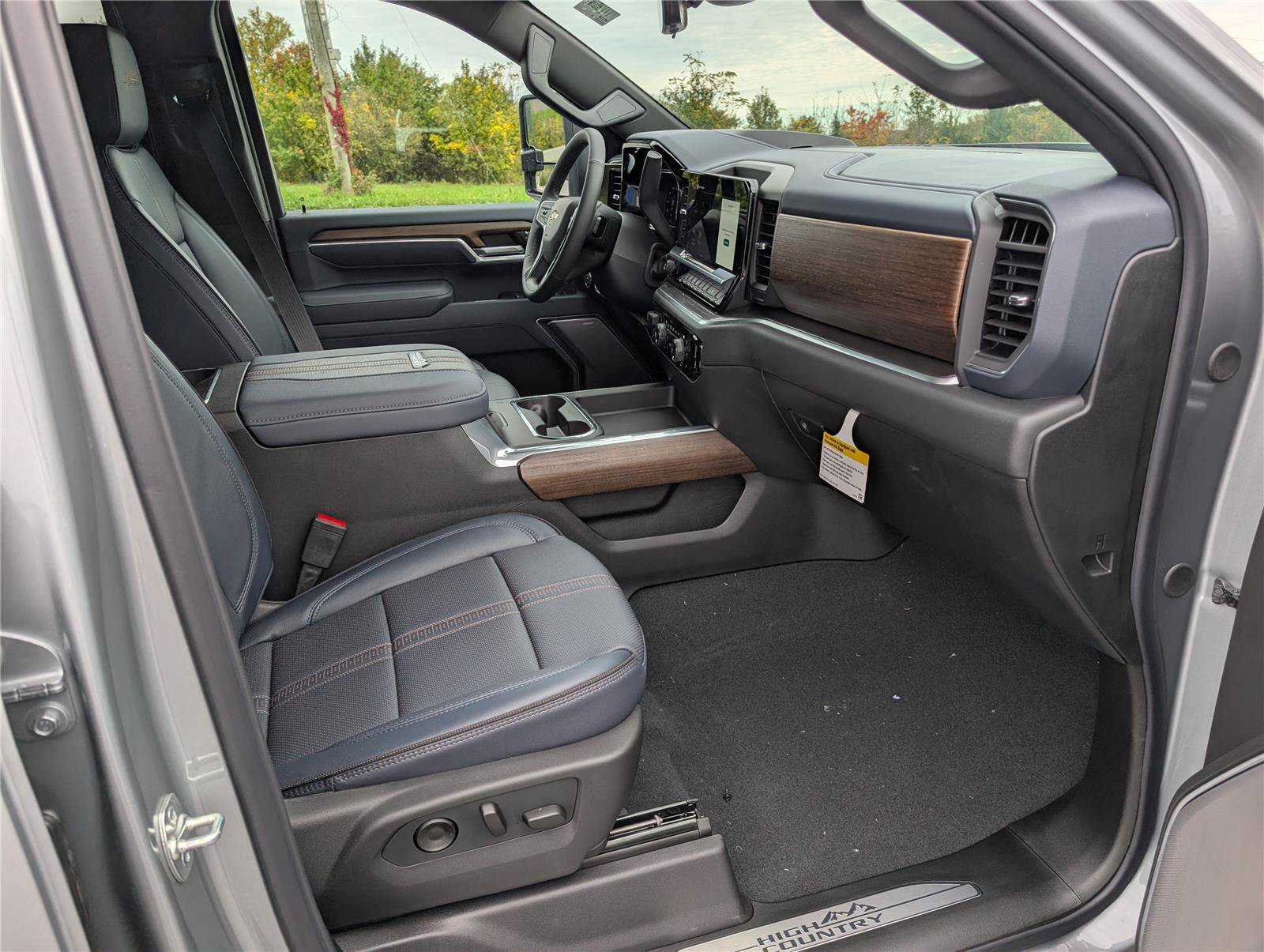 New 2026 Chevrolet Silverado 3500 High Country w/ Technology Package AWD/4WD image 6