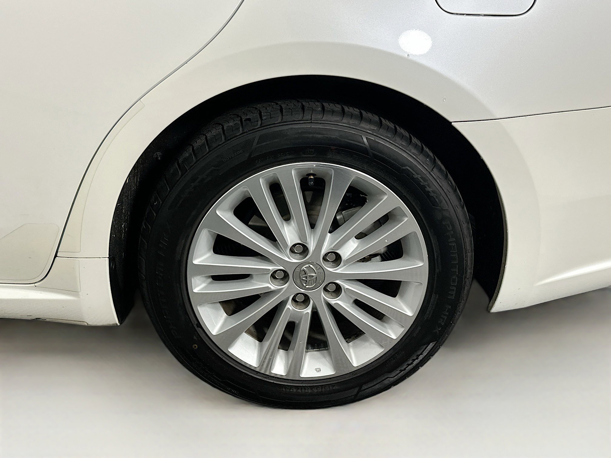 Used 2014 Toyota Avalon Limited image 11