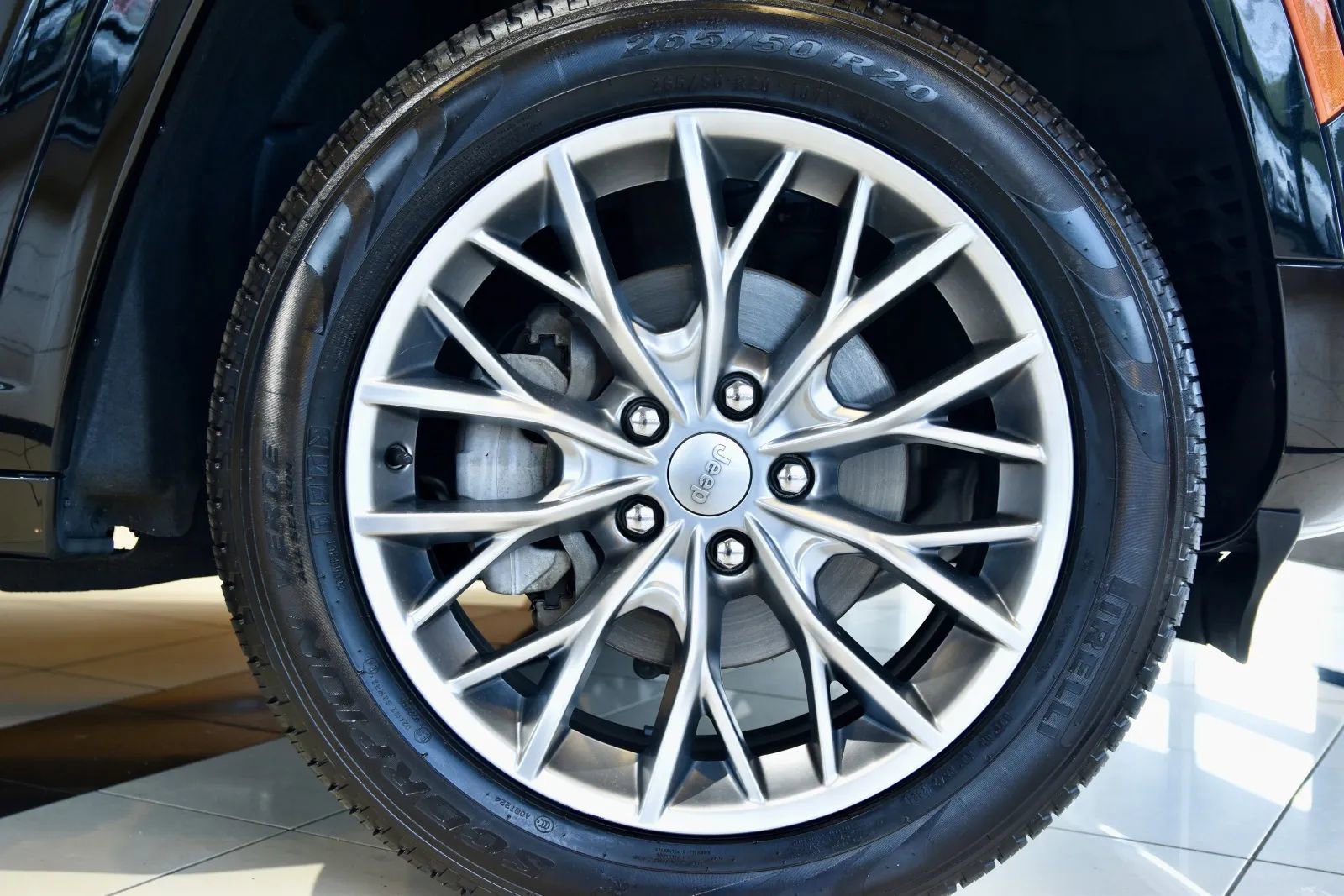 Used 2025 Jeep Grand Cherokee Summit AWD/4WD image 9