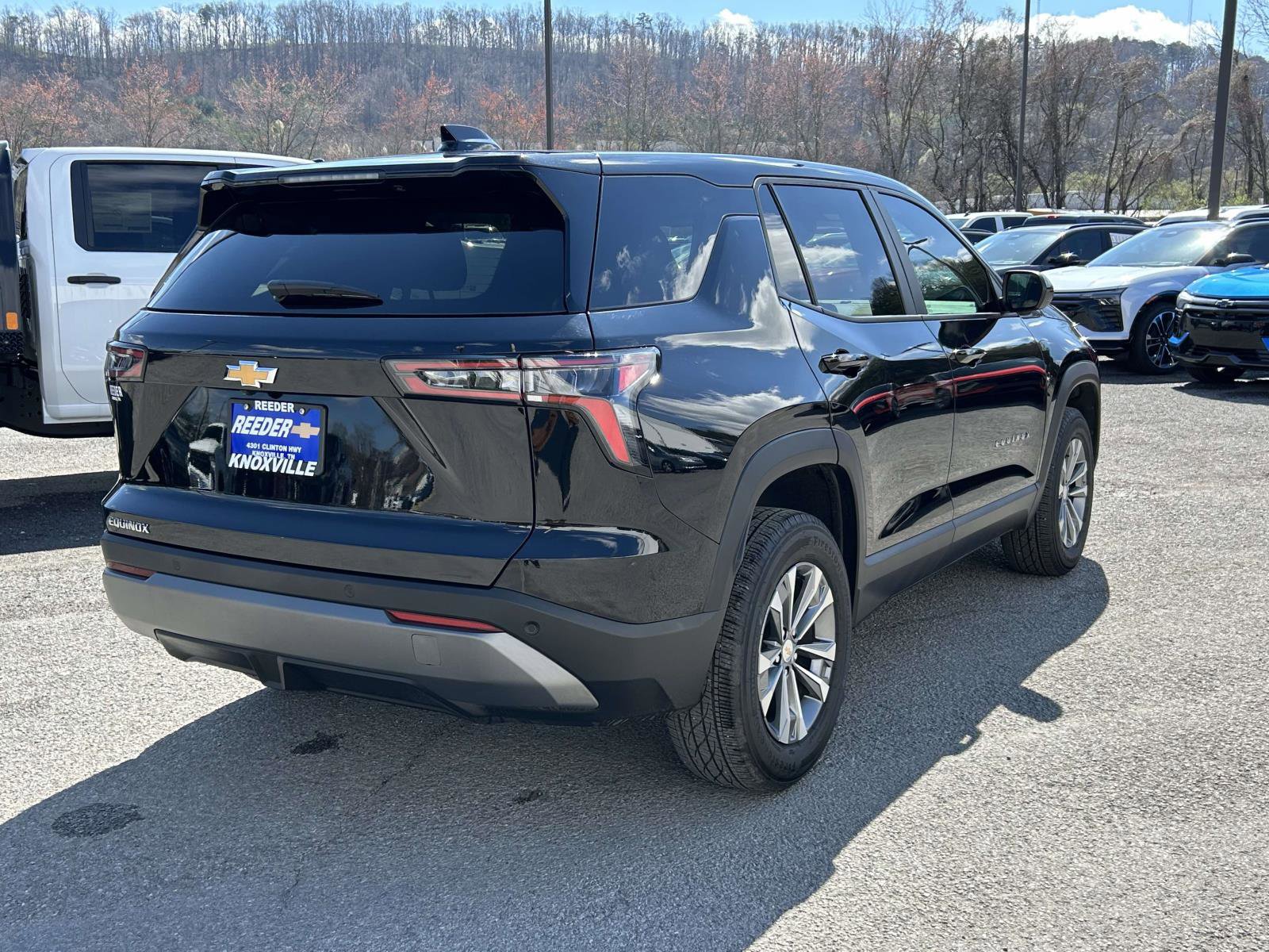 Used 2026 Chevrolet Equinox LT image 3