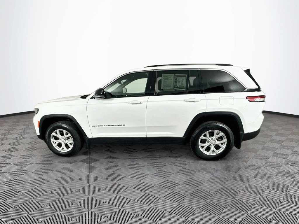 Used 2023 Jeep Grand Cherokee Limited w/ Luxury Tech Group II AWD/4WD image 5