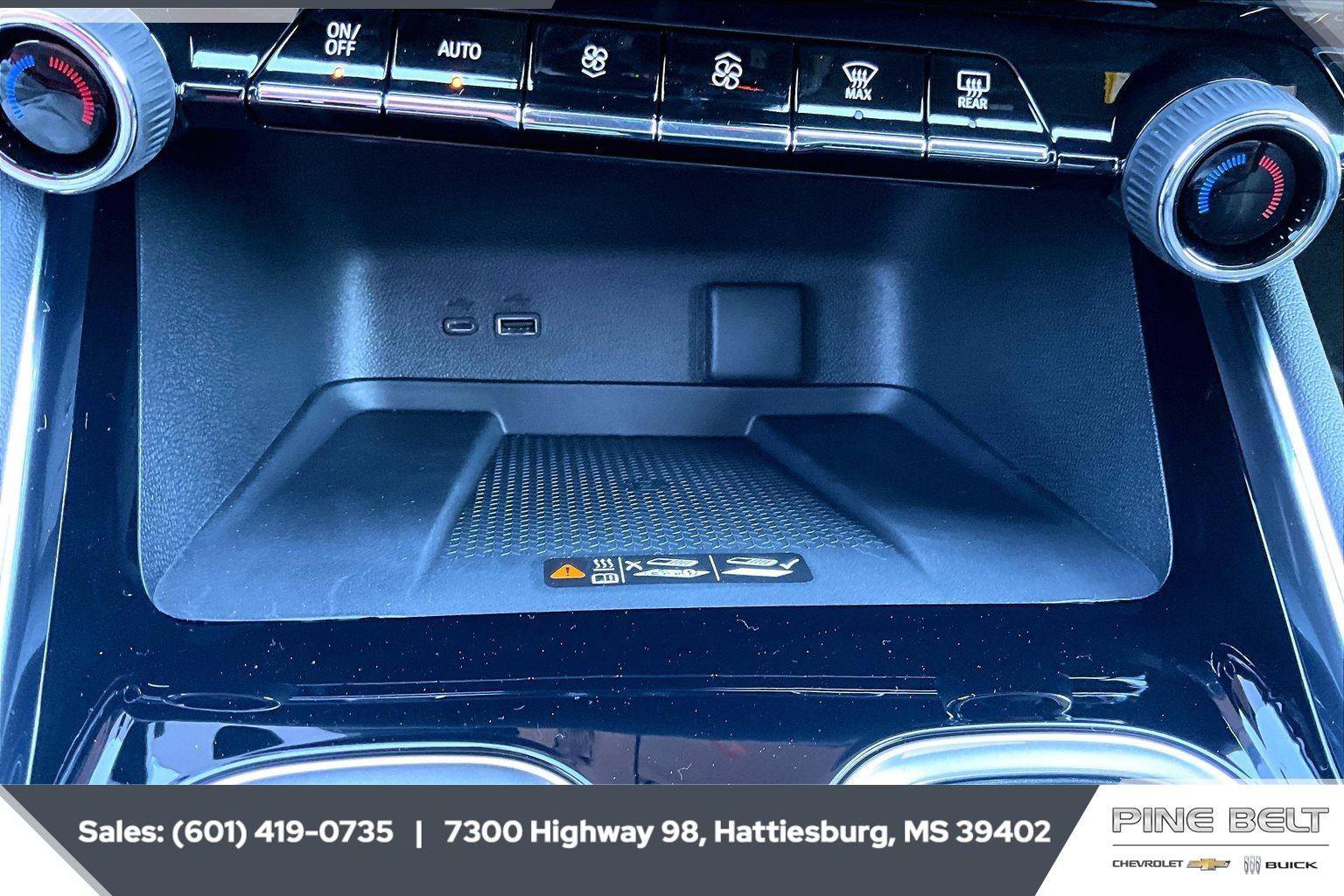 New 2026 Chevrolet Traverse LT w/ Driver Confidence Package image 24