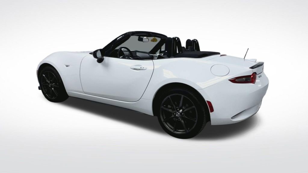 Used 2016 MAZDA MX-5 Miata Club RWD image 6