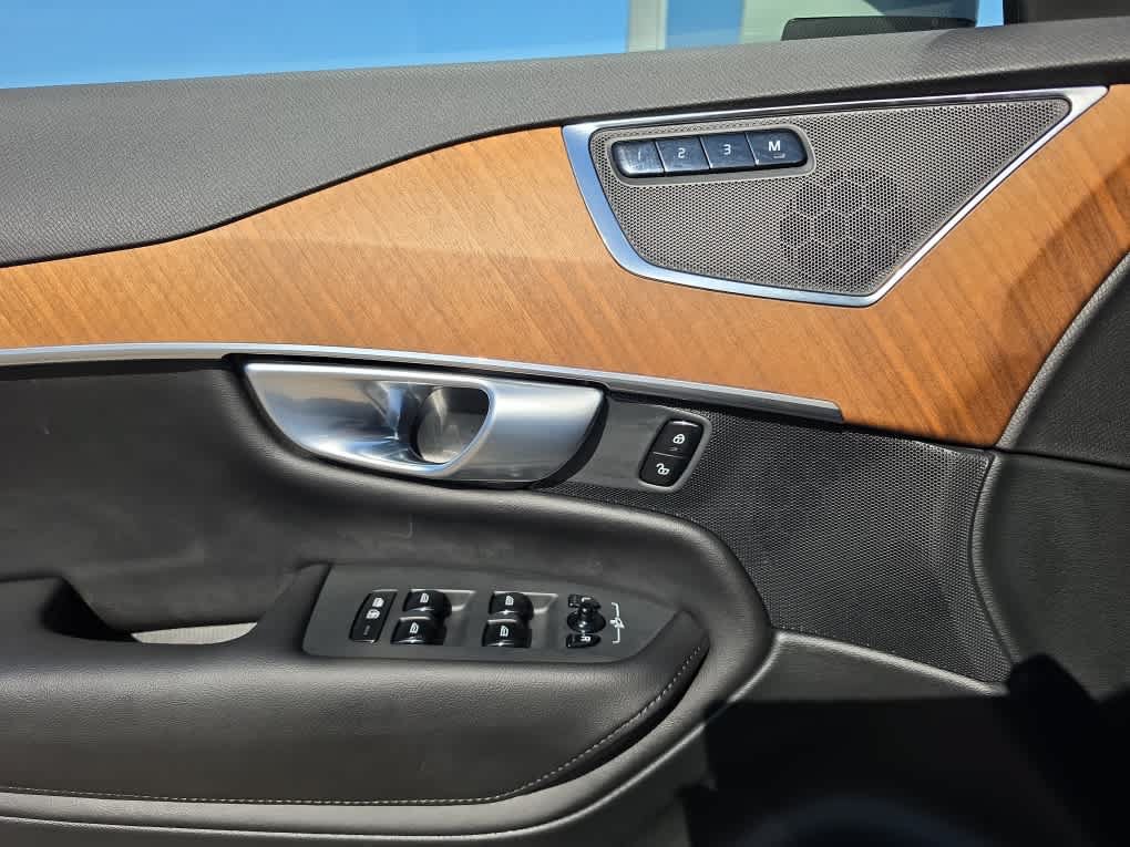 Used 2024 Volvo XC90 B5 Plus image 21