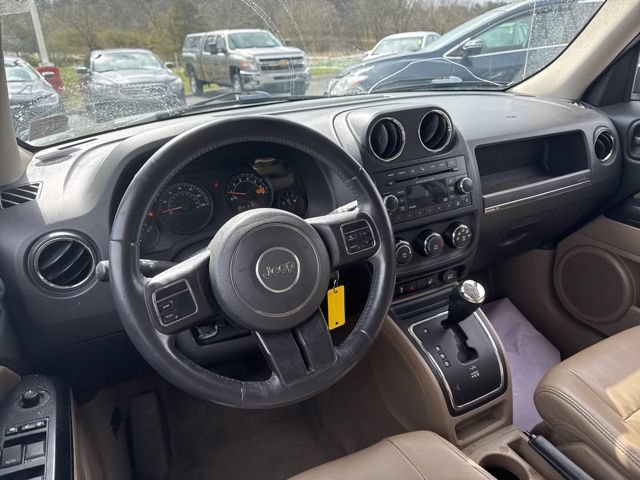 Used 2015 Jeep Patriot High Altitude AWD/4WD image 13