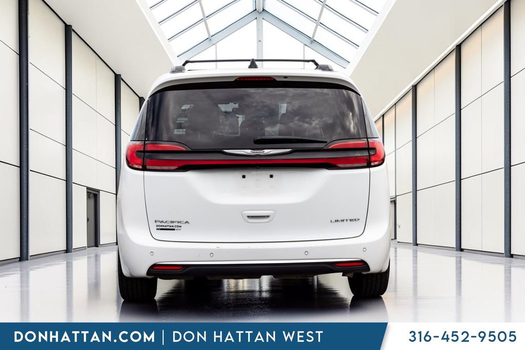 Used 2023 Chrysler Pacifica Limited FWD image 27