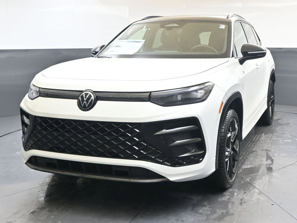 New 2026 Volkswagen Tiguan SE R-Line image 1