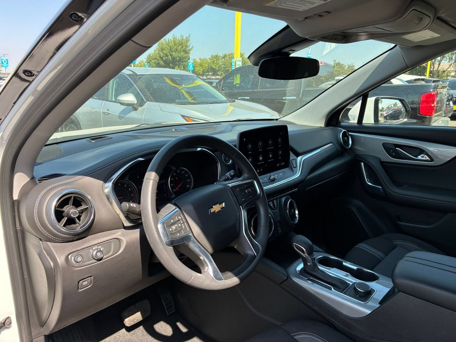 Used 2025 Chevrolet Blazer LT FWD image 30