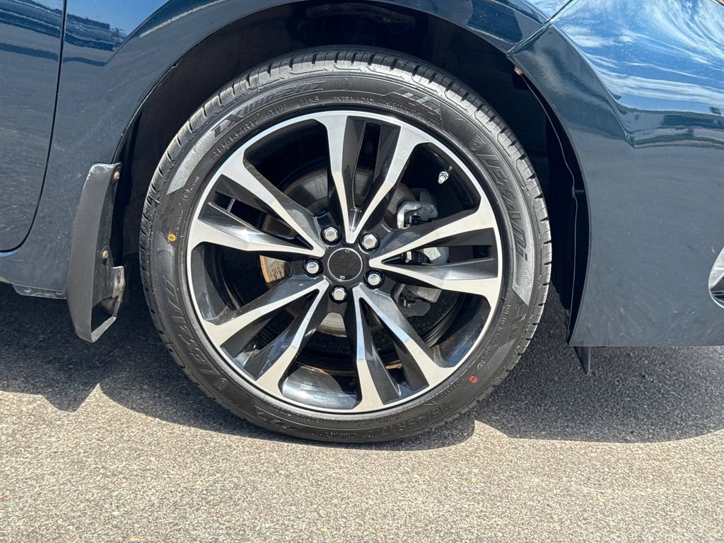 Used 2018 Toyota Corolla SE w/ Carpet Mat Package (TMS) FWD image 7