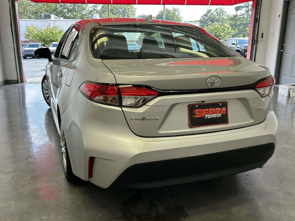 Certified 2025 Toyota Corolla LE FWD image 5