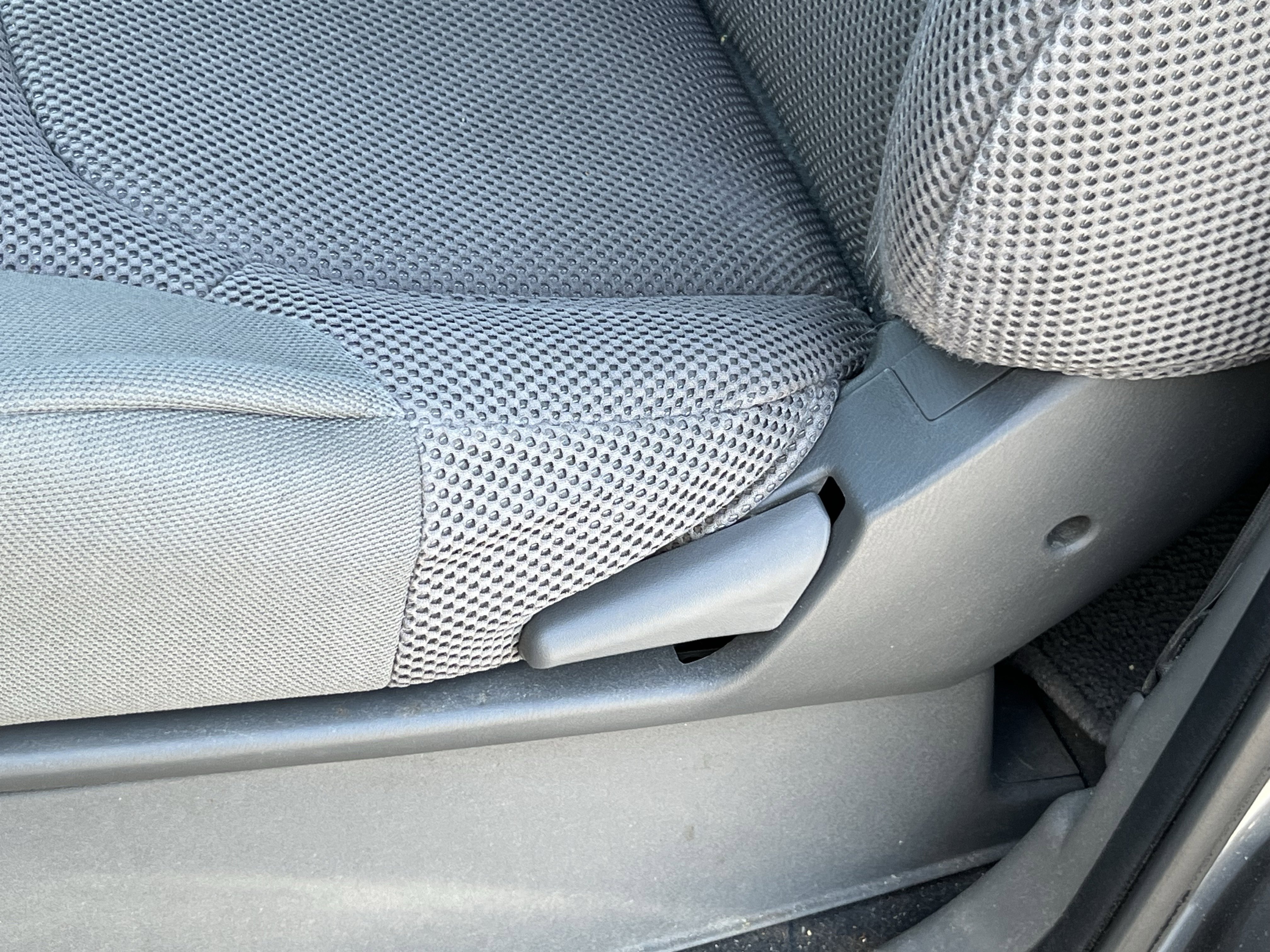 Used 2020 Nissan Frontier SV image 13