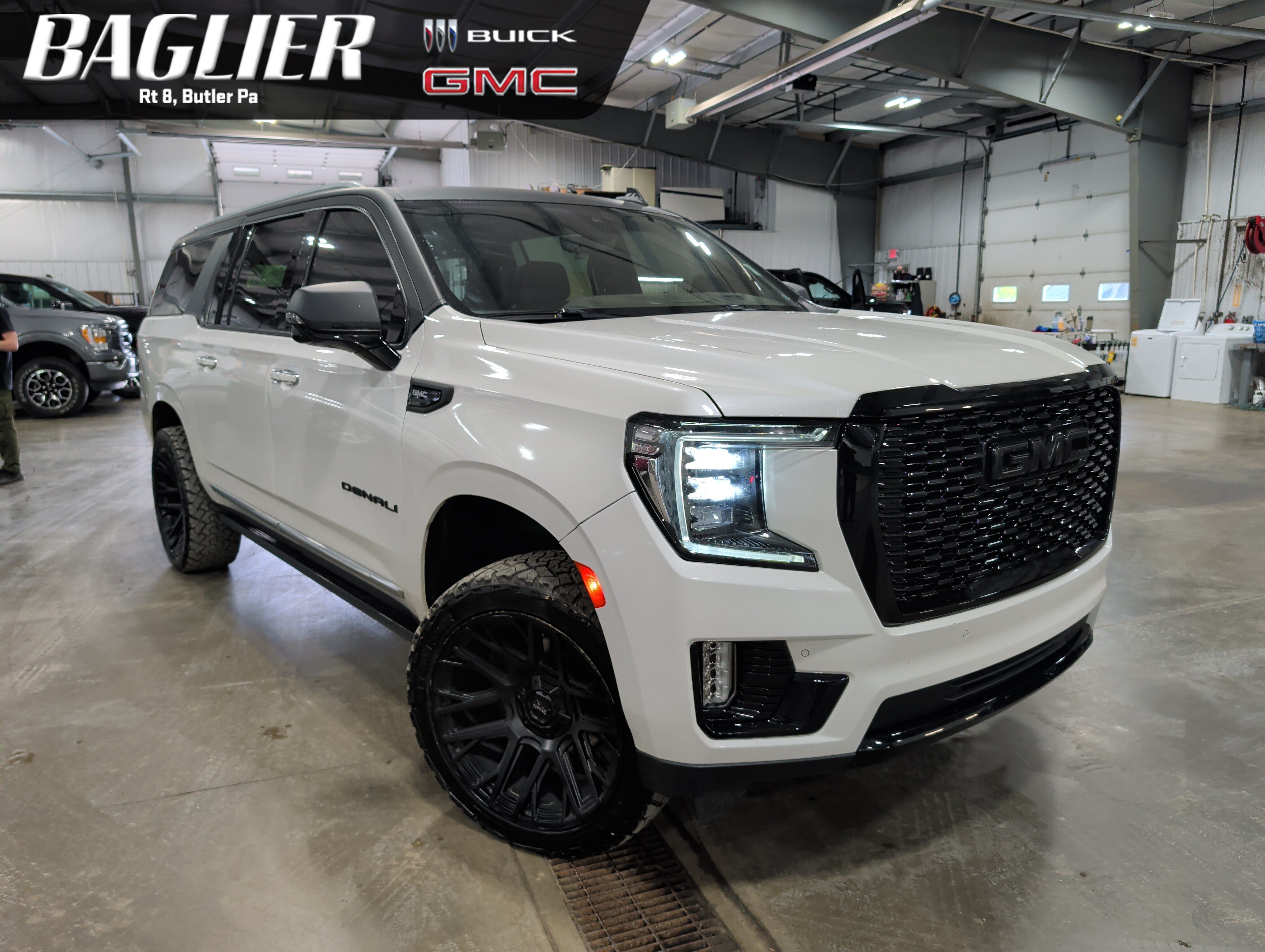 Used 2022 GMC Yukon XL Denali w/ Denali Ultimate Package