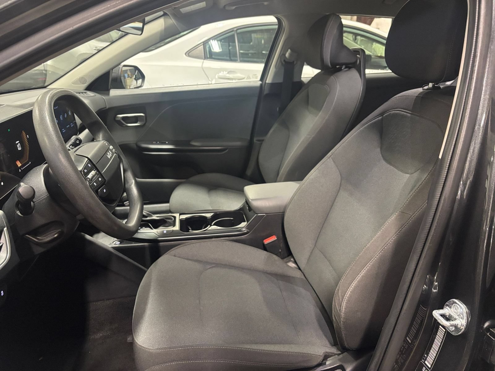Used 2025 Kia K4 FWD image 34