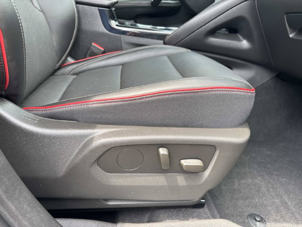 Used 2022 Buick Envision Essence w/ Technology Package II FWD image 13