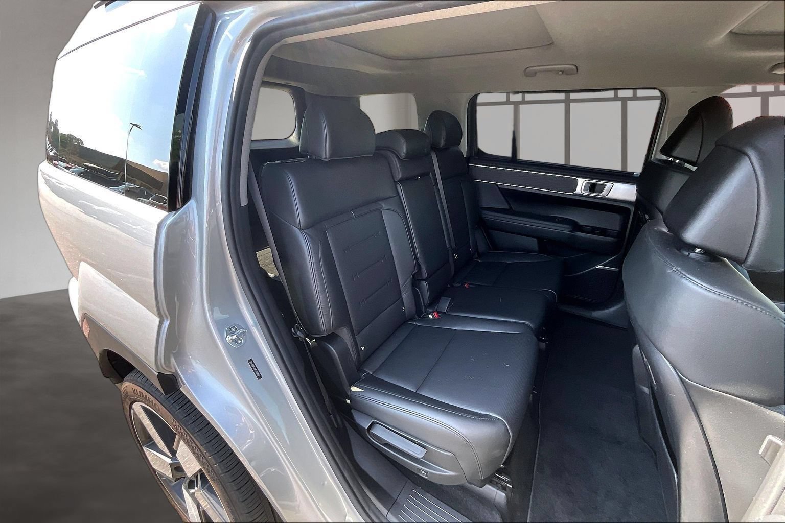 Certified 2024 Hyundai Santa Fe Limited FWD image 25