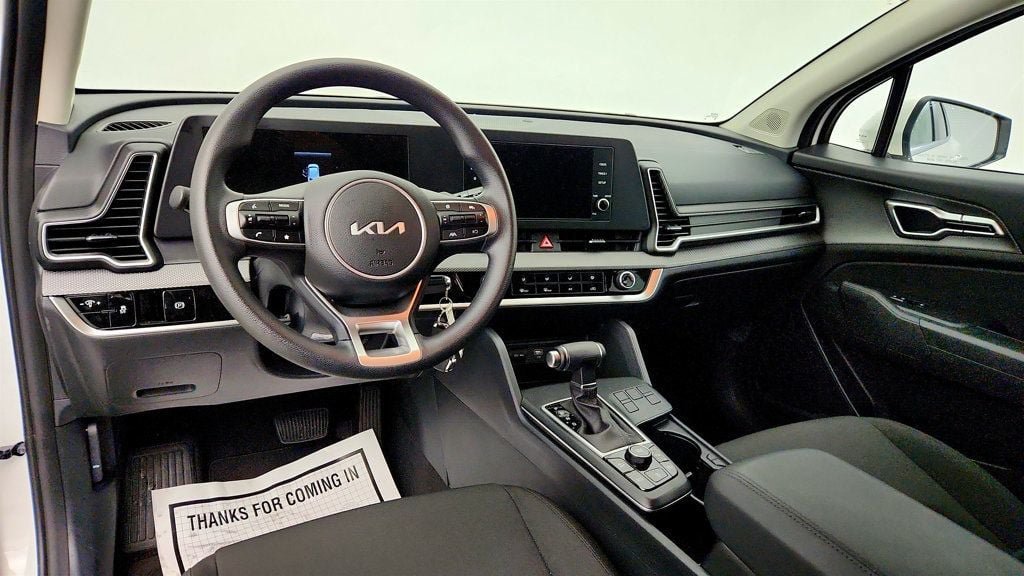 Used 2025 Kia Sportage LX FWD image 11