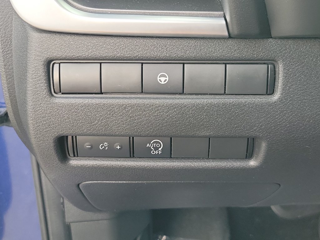 Certified 2023 Nissan Rogue SV FWD image 30
