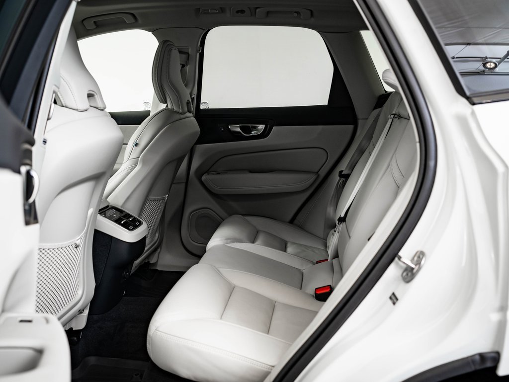 Used 2025 Volvo XC60 B5 Ultra w/ Protection Package Premier image 44