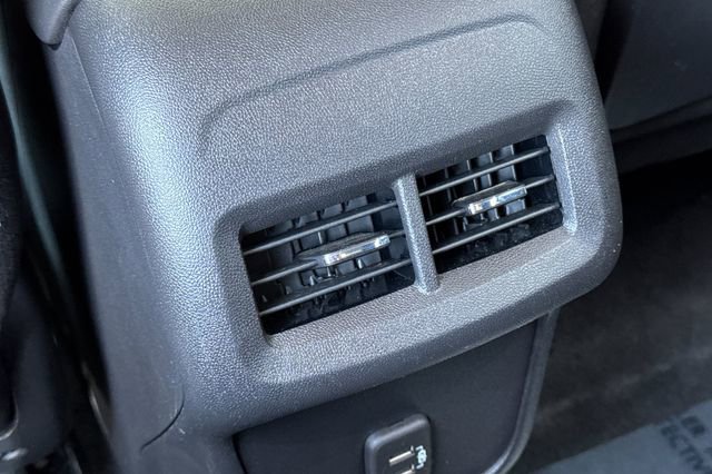 Used 2024 GMC Terrain SLE AWD/4WD image 43