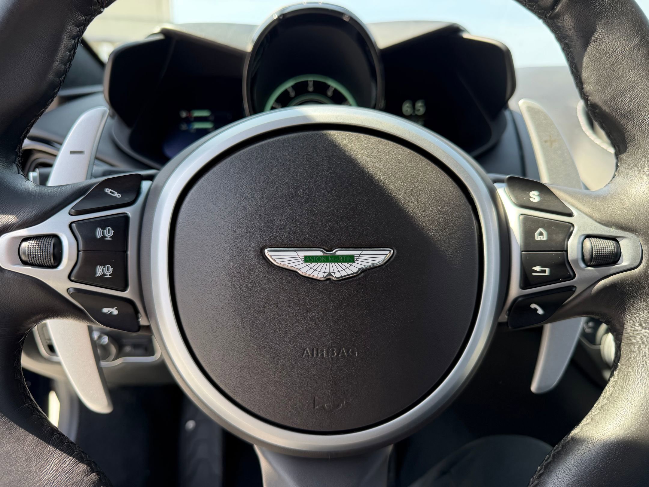 Used 2020 Aston Martin V8 Vantage Coupe image 19