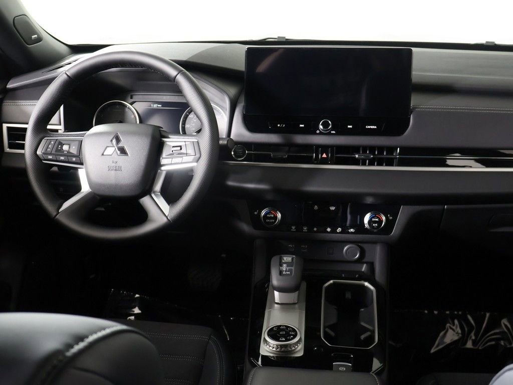 New 2026 Mitsubishi Outlander LE AWD/4WD image 34