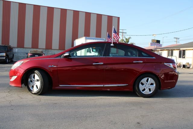 Used 2012 Hyundai Sonata Hybrid w/ Leather Pkg FWD image 2
