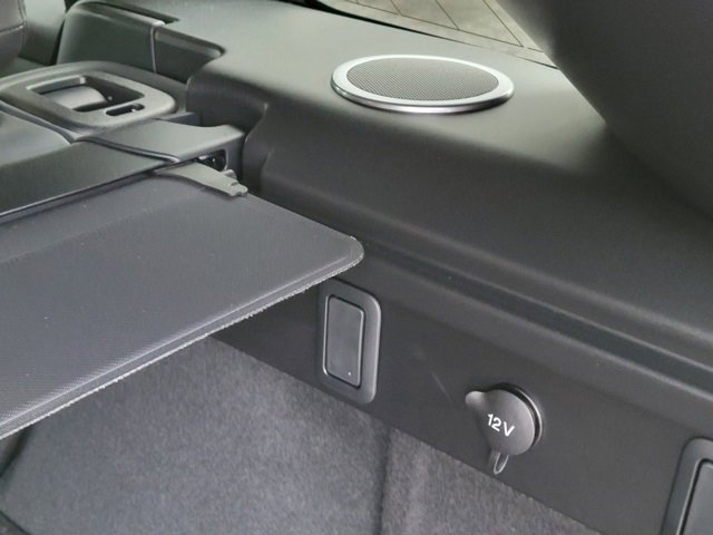 Used 2025 Land Rover Range Rover Velar Dynamic HSE image 7