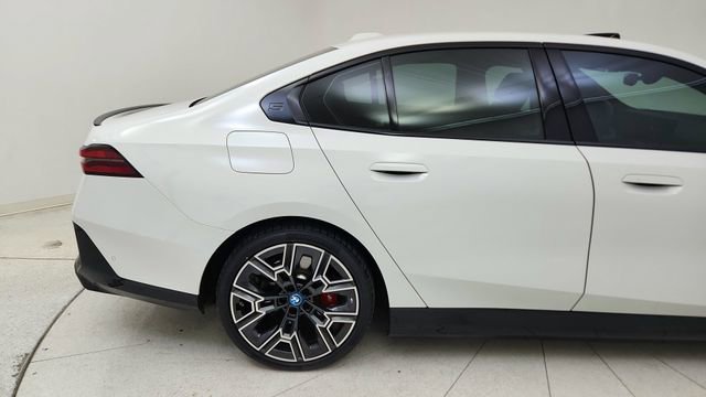 Used 2025 BMW i5 xDrive40 w/ M Sport Package image 12