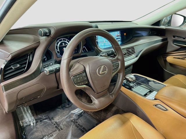 Used 2018 Lexus LS 500 w/ Accessory Package (Z2) RWD image 9