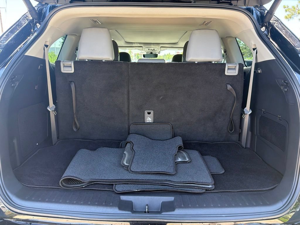 Used 2025 Toyota Highlander Platinum AWD/4WD image 19