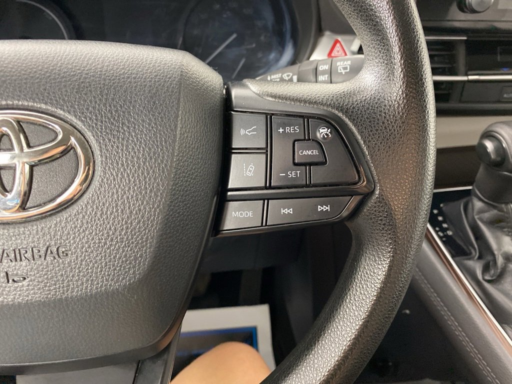 Used 2023 Toyota Sienna LE image 25