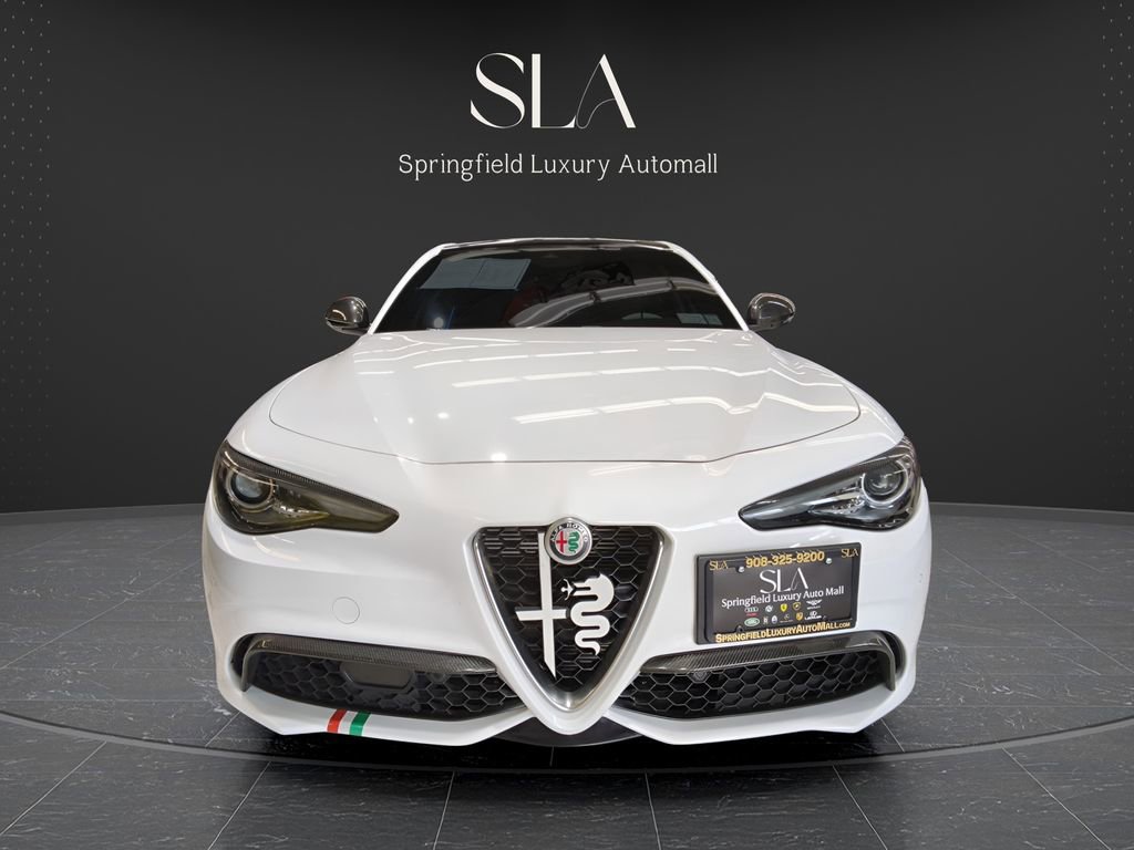 Used 2022 Alfa Romeo Giulia Ti image 2