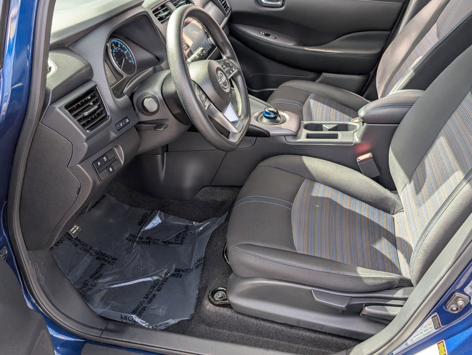 Certified 2025 Nissan Leaf S image 5