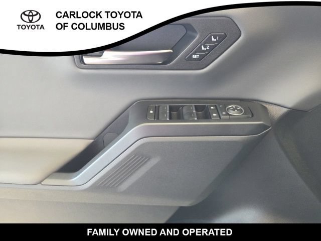 Used 2026 Toyota RAV4 XSE AWD/4WD image 11