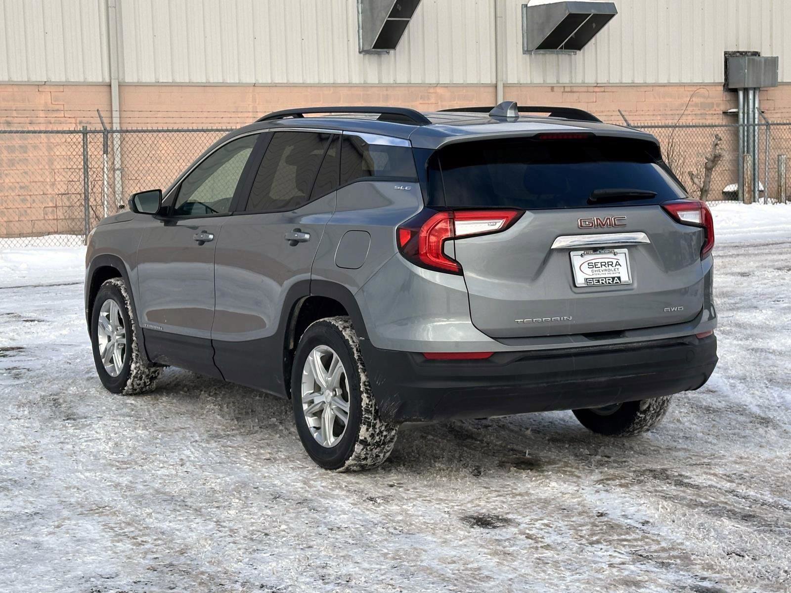 Certified 2023 GMC Terrain SLE w/ Driver Convenience Package image 3