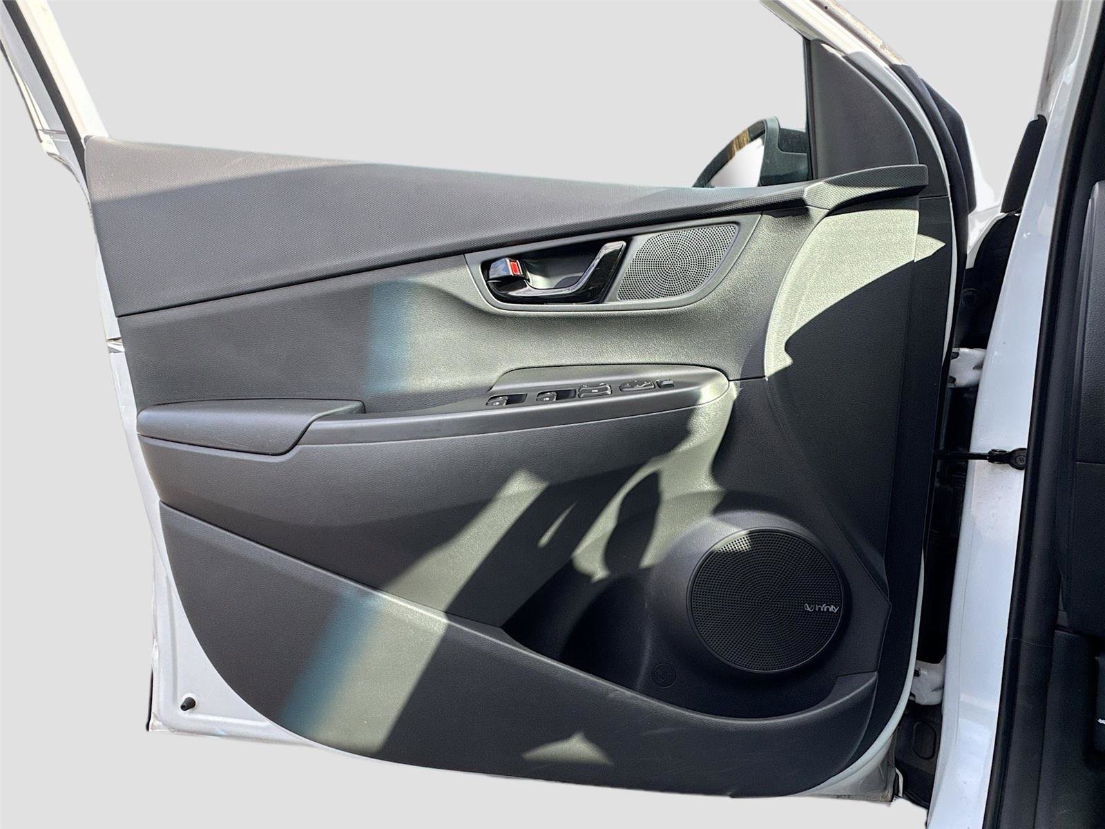 Used 2021 Hyundai Kona Night w/ Cargo Package image 16