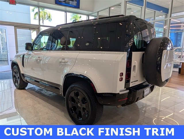 Used 2024 Land Rover Defender 110 S image 6