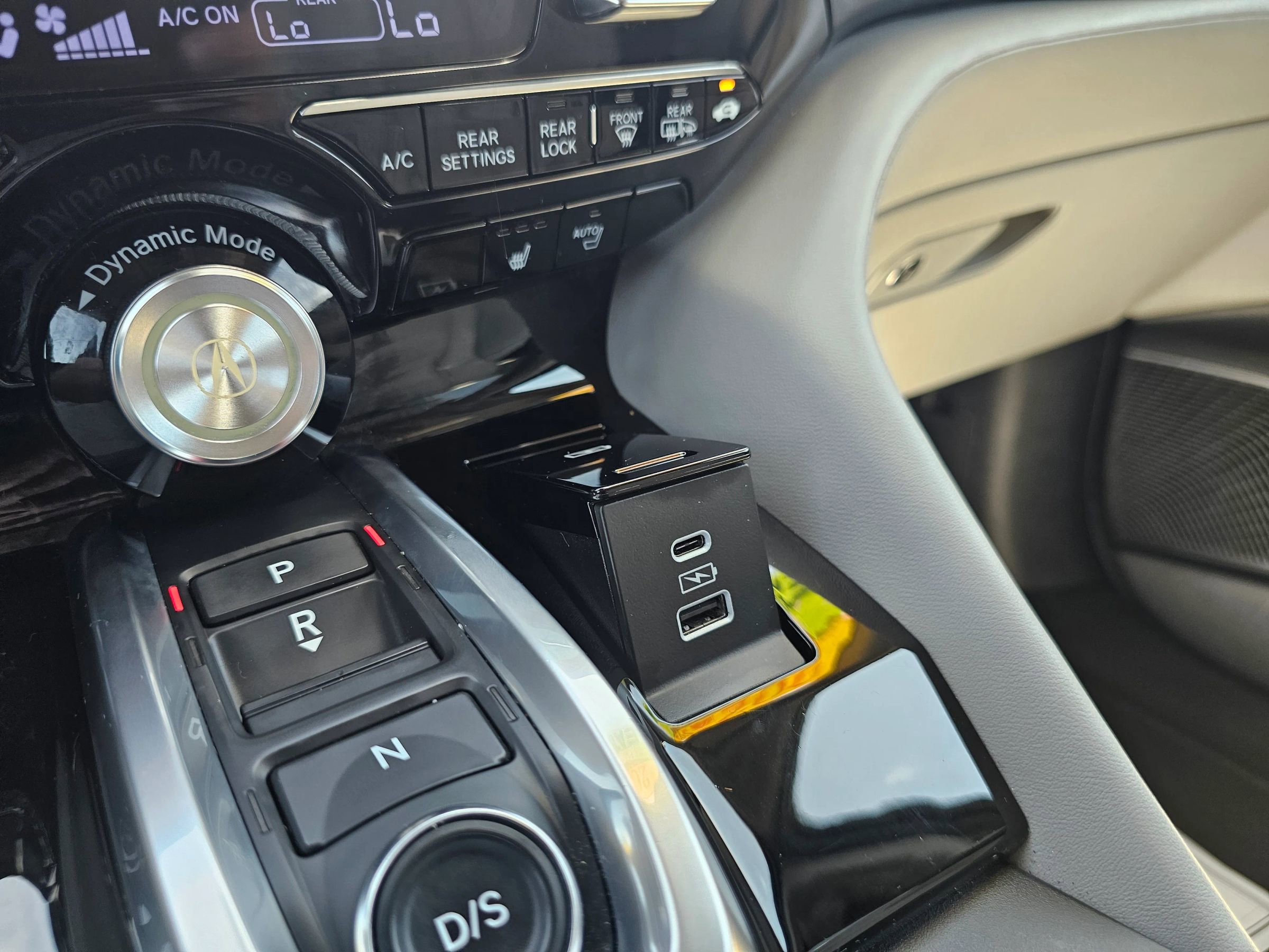 Used 2022 Acura MDX SH-AWD w/ Technology Package image 32