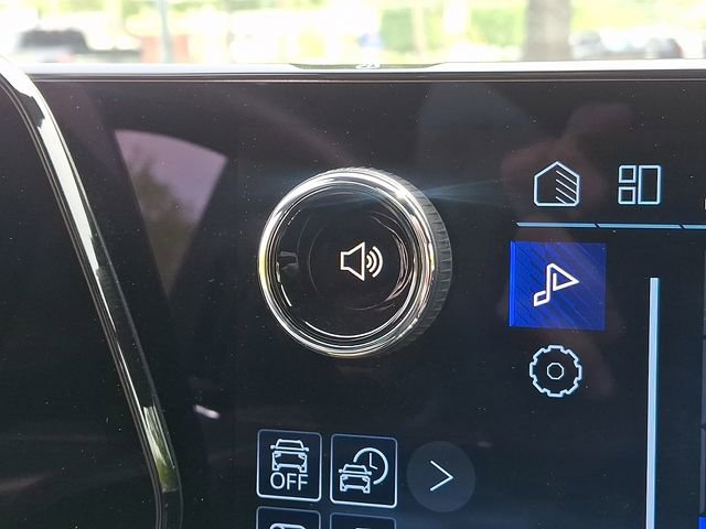 Used 2025 Chevrolet Silverado EV LT AWD/4WD image 27